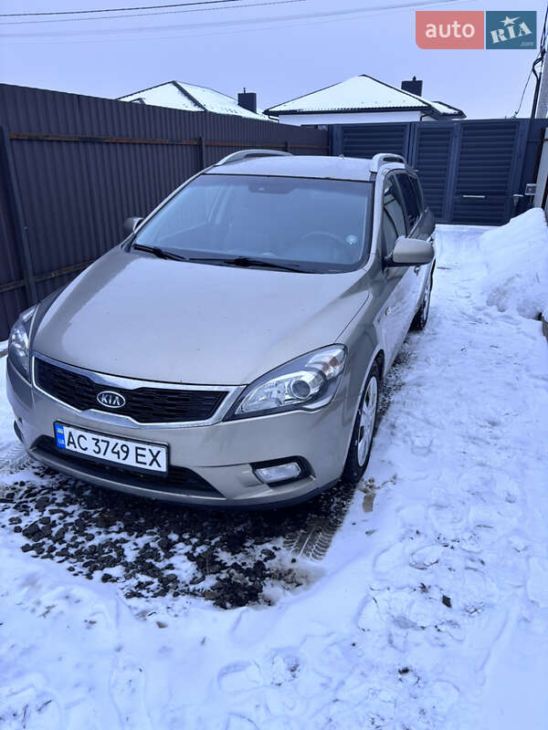 Универсал Kia Ceed 2010 в Луцке