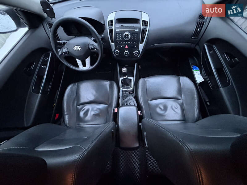 Универсал Kia Ceed 2010 в Луцке