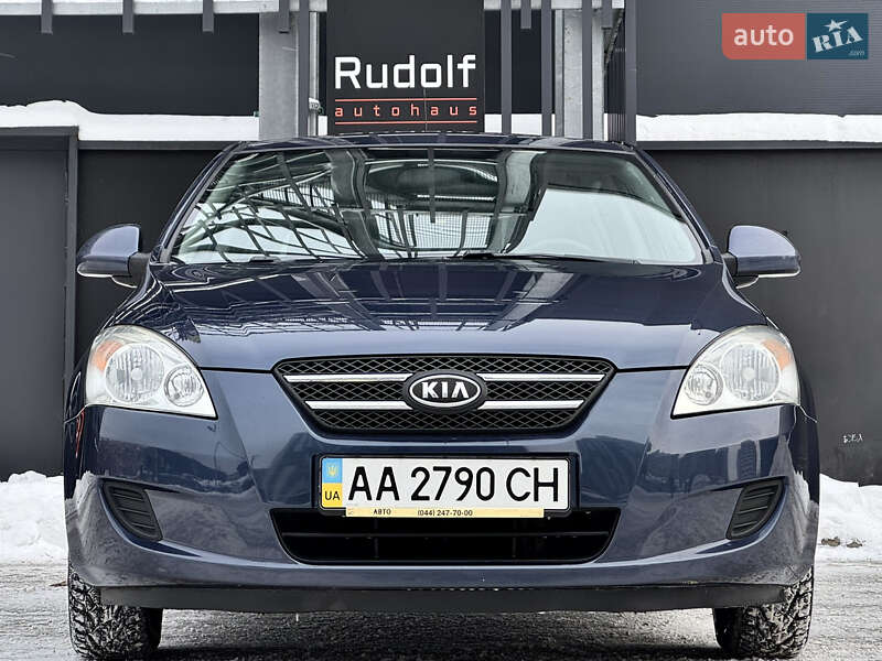 Хэтчбек Kia Ceed 2009 в Киеве