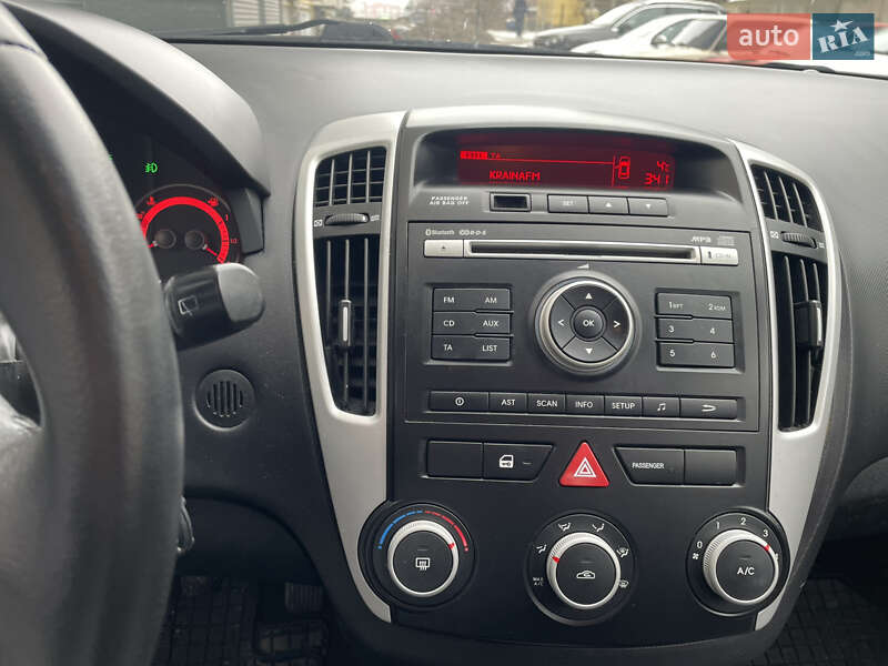 Хетчбек Kia Ceed 2009 в Хмельницькому фото 18 Хетчбек Kia Ceed 2009 в Хмельницькому