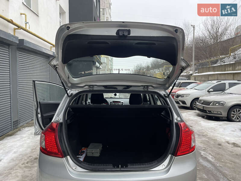 Хетчбек Kia Ceed 2009 в Хмельницькому фото 27 Хетчбек Kia Ceed 2009 в Хмельницькому