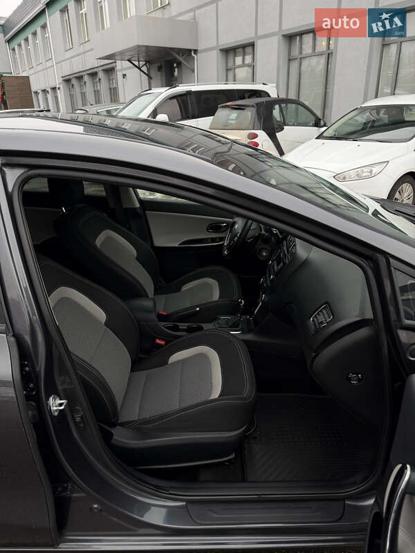 Хетчбек Kia Ceed 2013 в Києві