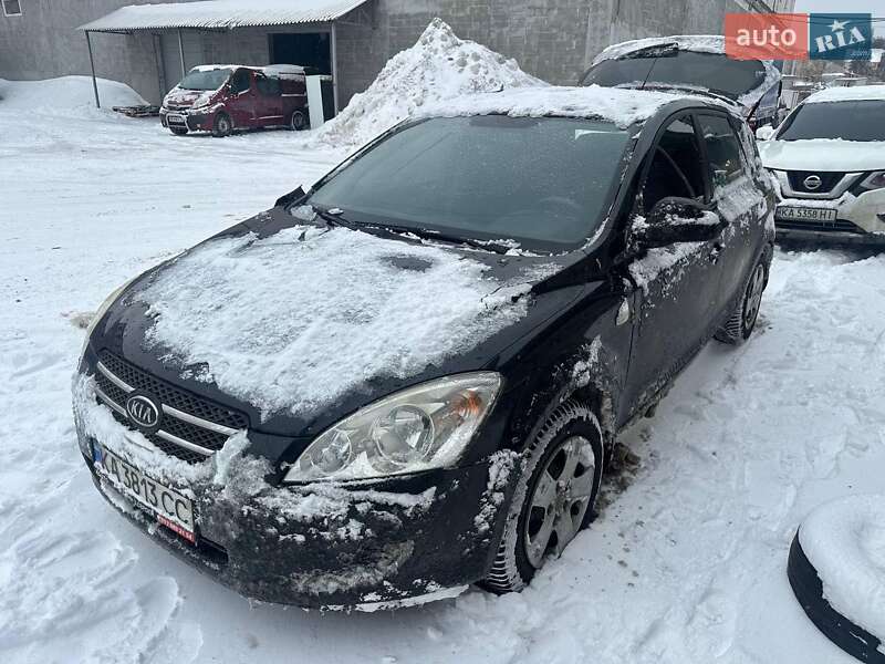 Хетчбек Kia Ceed 2008 в Києві фото 3 Хетчбек Kia Ceed 2008 в Києві