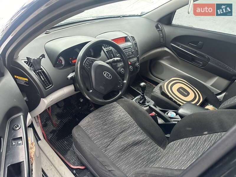 Хетчбек Kia Ceed 2008 в Києві фото 7 Хетчбек Kia Ceed 2008 в Києві