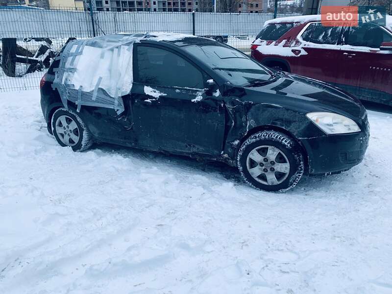 Хетчбек Kia Ceed 2008 в Києві фото 10 Хетчбек Kia Ceed 2008 в Києві