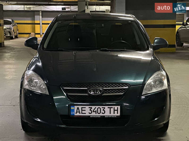 Хэтчбек Kia Ceed 2009 в Днепре