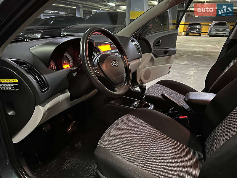 Хэтчбек Kia Ceed 2009 в Днепре