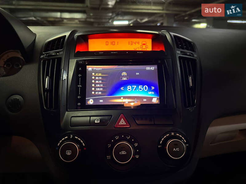 Хэтчбек Kia Ceed 2009 в Днепре