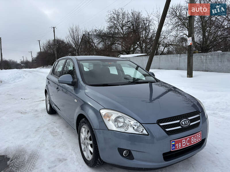 Хэтчбек Kia Ceed 2008 в Хороле фото 4 Хэтчбек Kia Ceed 2008 в Хороле