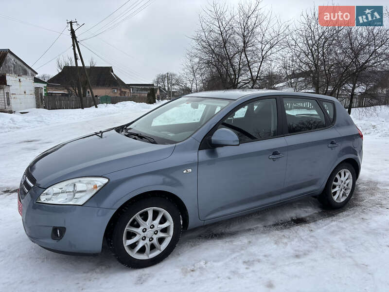Хэтчбек Kia Ceed 2008 в Хороле фото 6 Хэтчбек Kia Ceed 2008 в Хороле