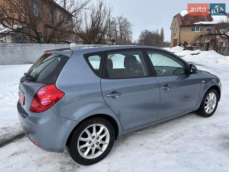 Хэтчбек Kia Ceed 2008 в Хороле фото 54 Хэтчбек Kia Ceed 2008 в Хороле
