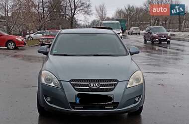 Хэтчбек Kia Ceed 2007 в Каменском