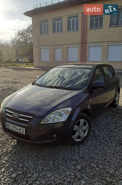 Хэтчбек Kia Ceed 2007 в Днепре