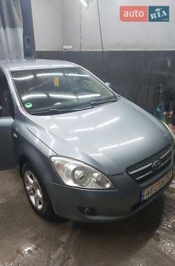 Хэтчбек Kia Ceed 2007 в Каменском
