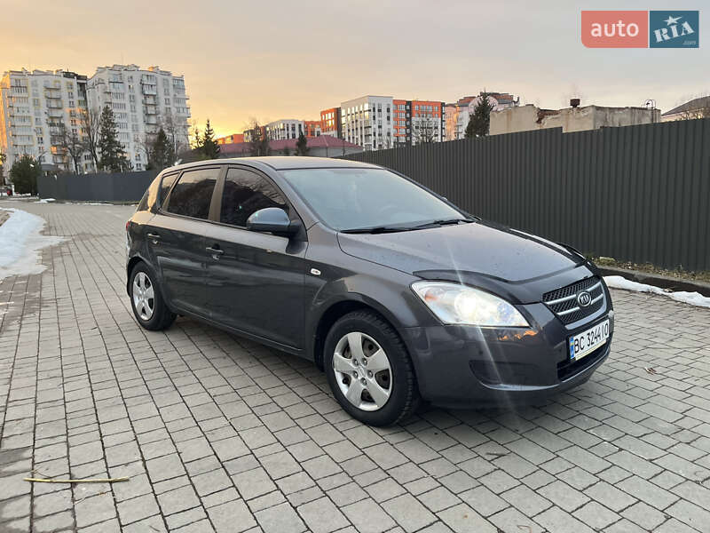 Хэтчбек Kia Ceed 2009 в Ивано-Франковске фото 10 Хэтчбек Kia Ceed 2009 в Ивано-Франковске