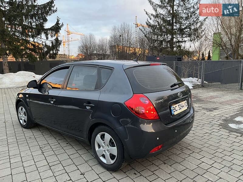Хэтчбек Kia Ceed 2009 в Ивано-Франковске фото 8 Хэтчбек Kia Ceed 2009 в Ивано-Франковске