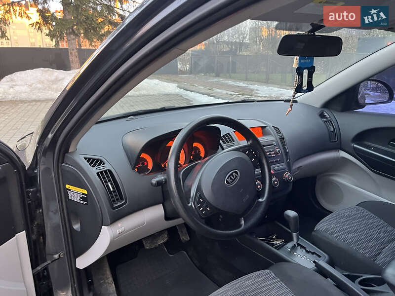 Хэтчбек Kia Ceed 2009 в Ивано-Франковске фото 14 Хэтчбек Kia Ceed 2009 в Ивано-Франковске