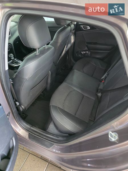 Хэтчбек Kia Ceed 2019 в Сарнах