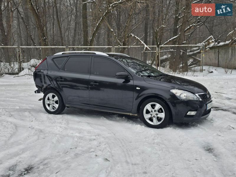 Универсал Kia Ceed 2010 в Киеве