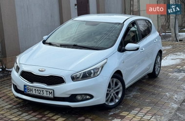 Хэтчбек Kia Ceed 2012 в Одессе