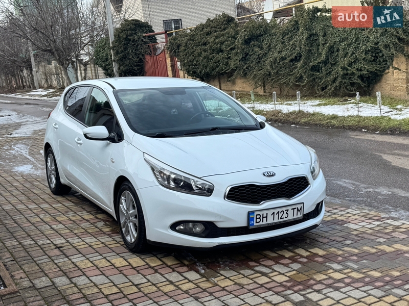Хэтчбек Kia Ceed 2012 в Одессе
