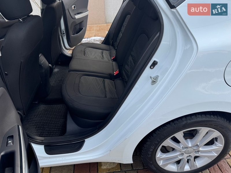 Хэтчбек Kia Ceed 2012 в Одессе