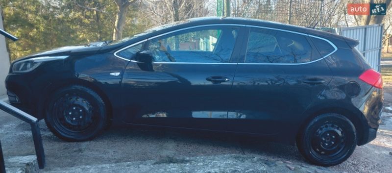 Хетчбек Kia Ceed 2013 в Верхньодніпровську