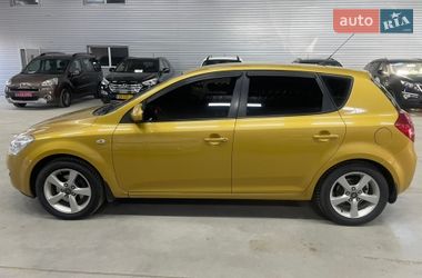 Хэтчбек Kia Ceed 2008 в Стрые