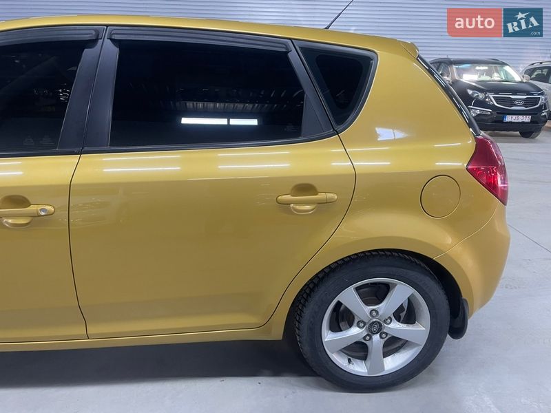 Хэтчбек Kia Ceed 2008 в Стрые