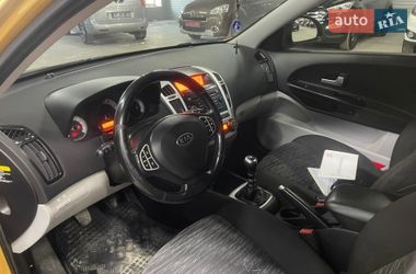 Хэтчбек Kia Ceed 2008 в Стрые