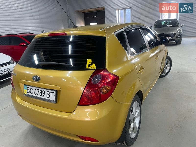 Хэтчбек Kia Ceed 2008 в Стрые