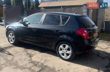 Хэтчбек Kia Ceed 2009 в Луцке