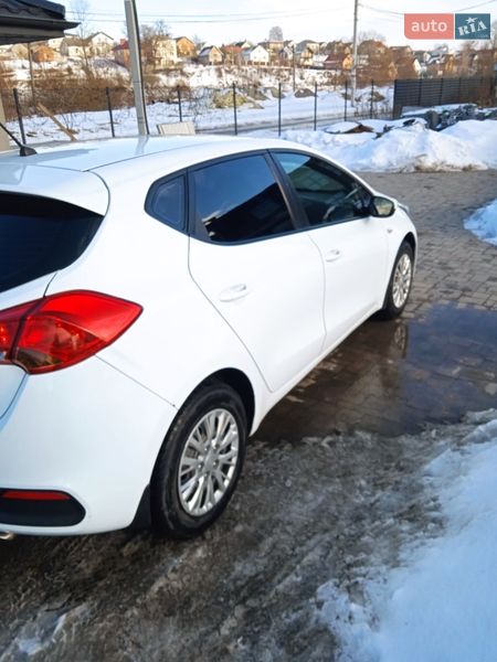 Хэтчбек Kia Ceed 2012 в Львове