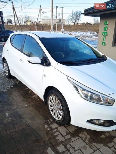 Хэтчбек Kia Ceed 2012 в Львове