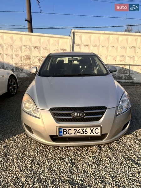 Хэтчбек Kia Ceed 2008 в Львове