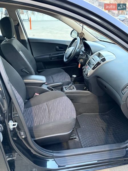 Хэтчбек Kia Ceed 2009 в Киеве