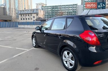 Хэтчбек Kia Ceed 2009 в Киеве