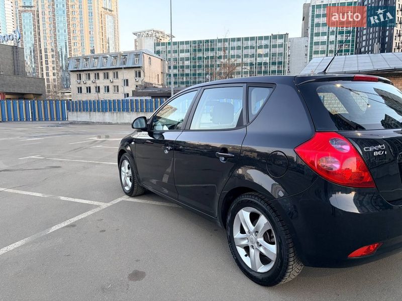 Хэтчбек Kia Ceed 2009 в Киеве