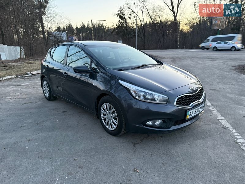 Хэтчбек Kia Ceed 2012 в Киеве