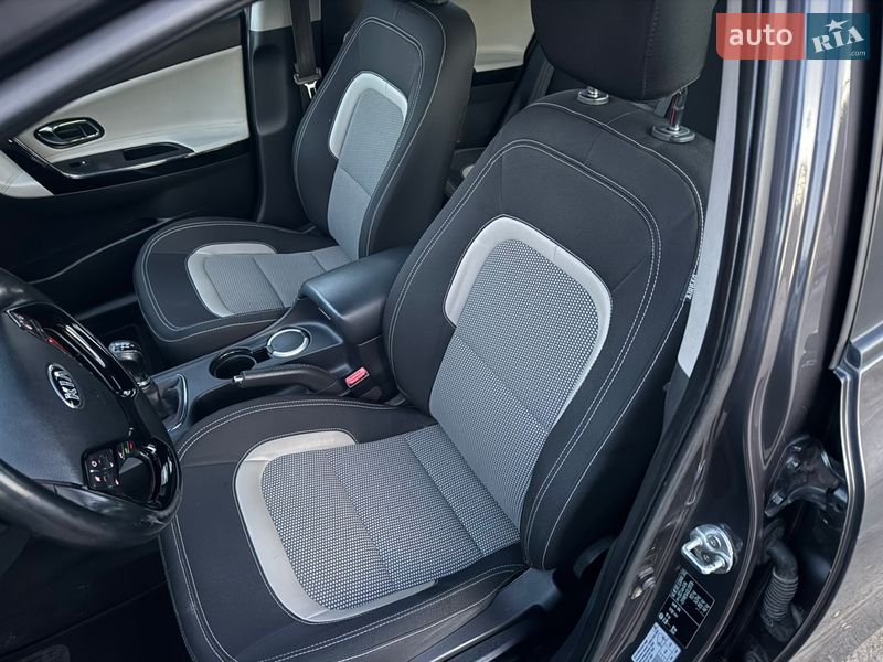 Хэтчбек Kia Ceed 2012 в Киеве