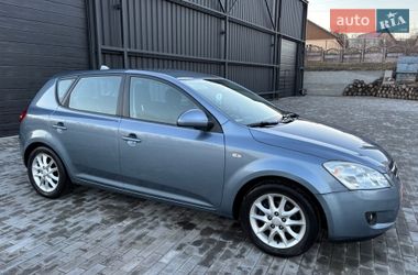 Хэтчбек Kia Ceed 2008 в Хороле