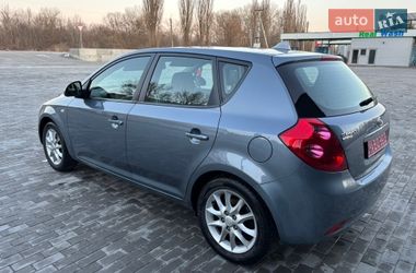 Хэтчбек Kia Ceed 2008 в Хороле