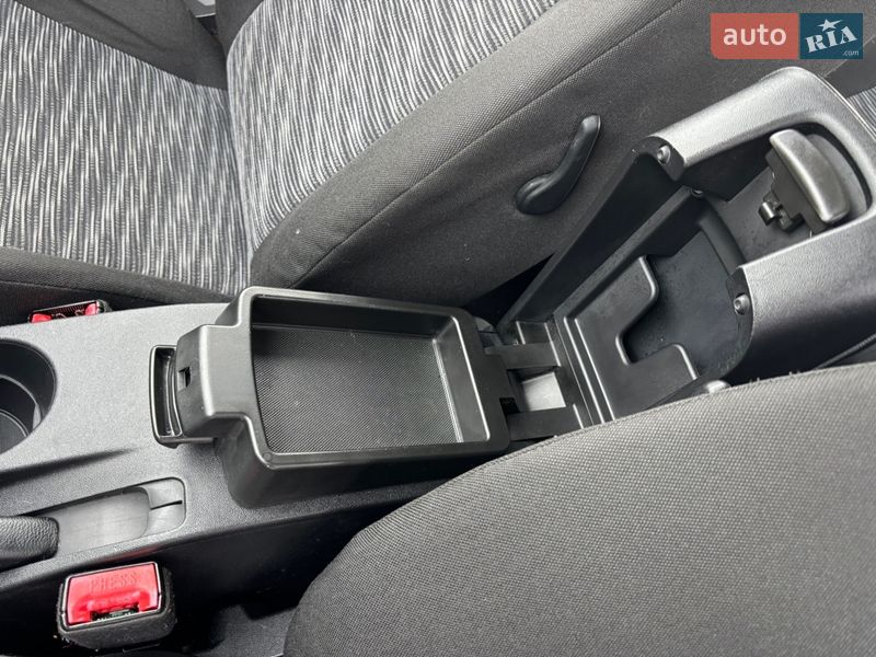 Хэтчбек Kia Ceed 2008 в Хороле