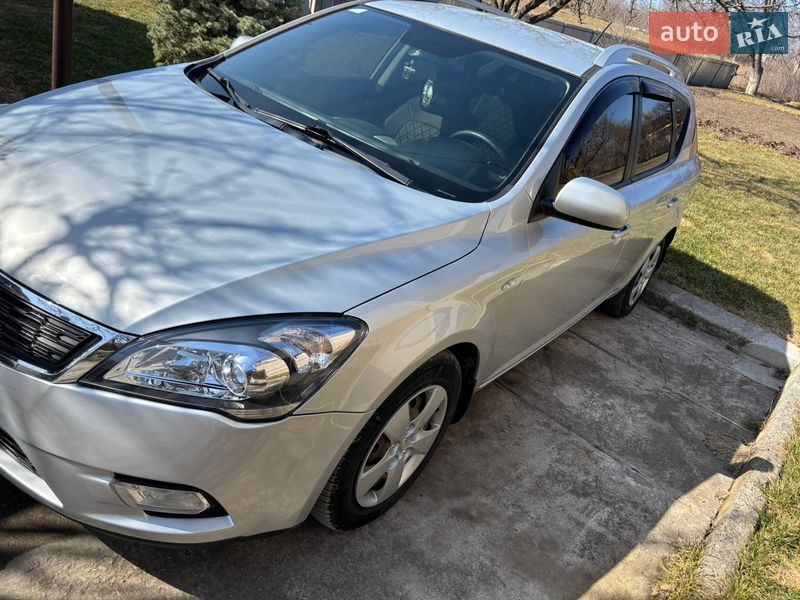 Универсал Kia Ceed 2010 в Каменец-Подольском