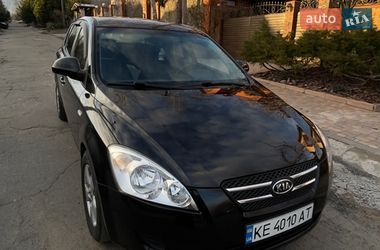 Хэтчбек Kia Ceed 2009 в Днепре