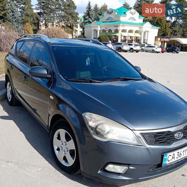 Универсал Kia Ceed 2010 в Умани