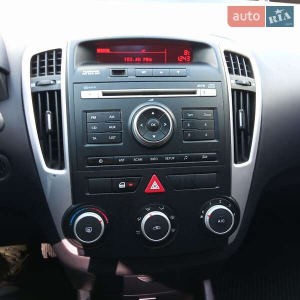 Универсал Kia Ceed 2010 в Умани