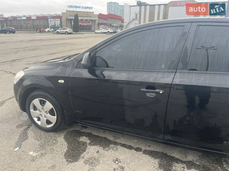 Хэтчбек Kia Ceed 2008 в Харькове