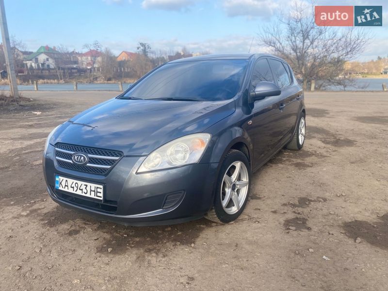 Хэтчбек Kia Ceed 2008 в Крюковщине