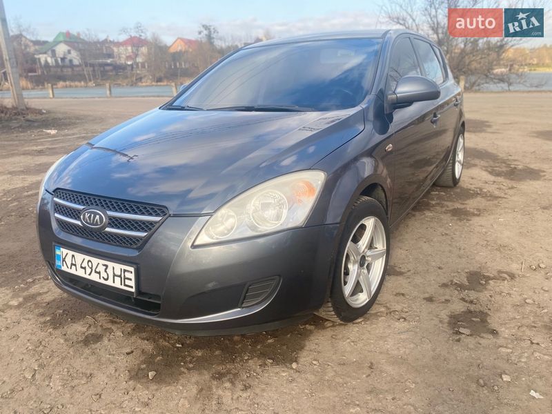 Хэтчбек Kia Ceed 2008 в Крюковщине